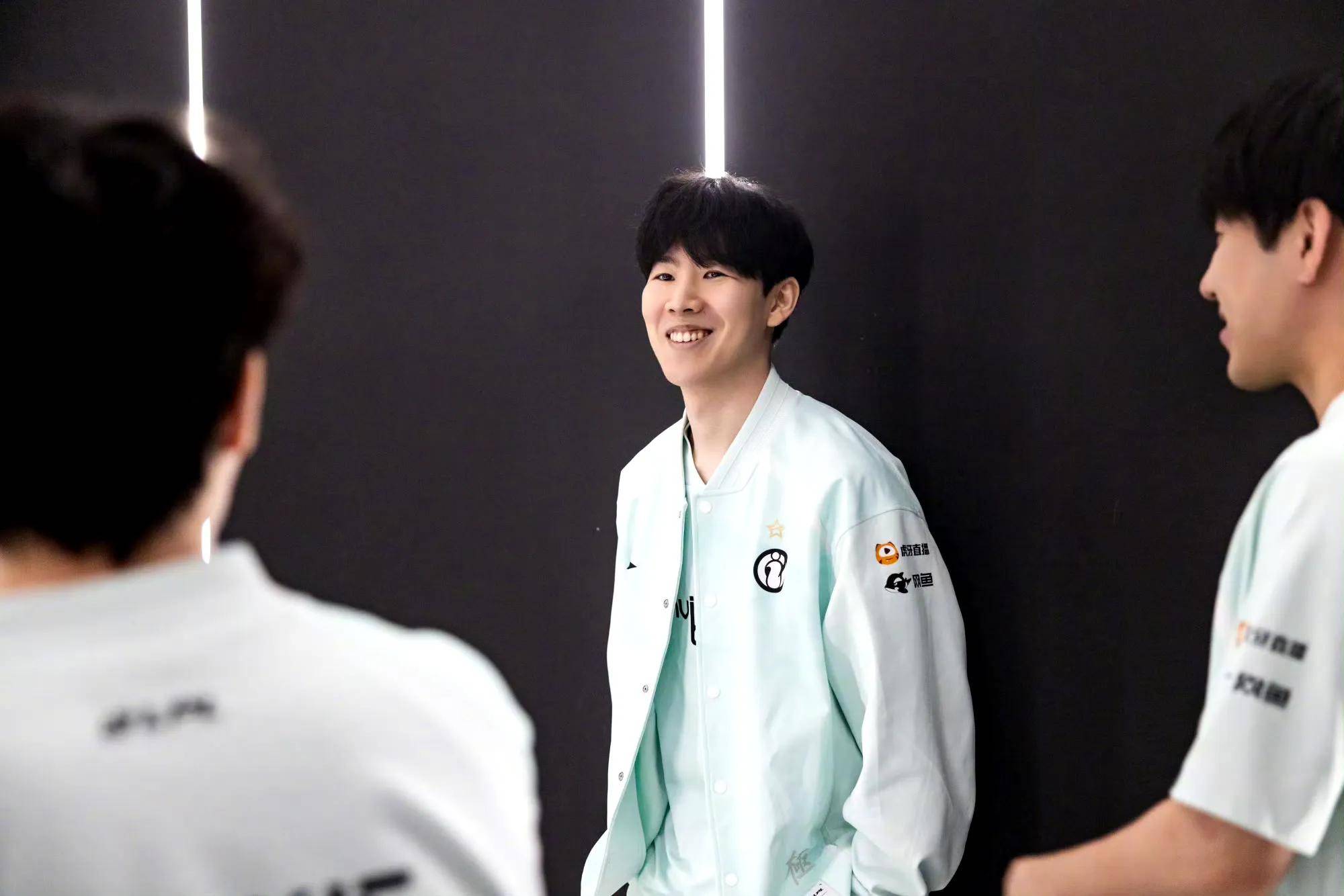 在赛场上保 在赛场上保